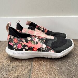Girls Nike Floral print sneakers.